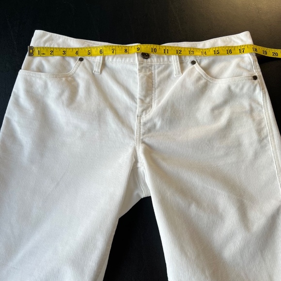 Carve Designs Oahu corduroy raw hem 10” shorts - Picture 5 of 12